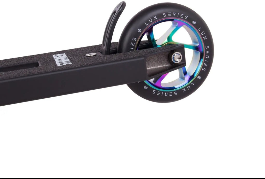 Freestyle koloběžka Striker Essential L Black Rainbow