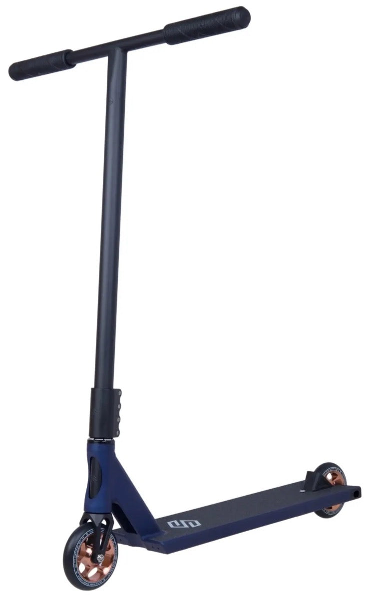 Freestyle koloběžka Striker Gravis L Midnight Blue